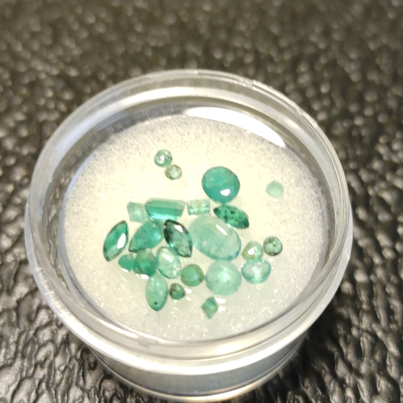 Faceted Mixed Columbian Emeralds #154 - Picture 2 of 4